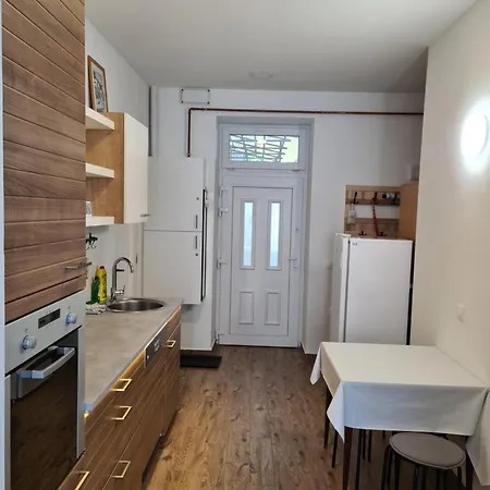 Calvary-1 Apartman *